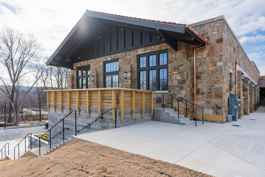 2828 N Mansfield Ave, Fayetteville, AR à louer - Photo du bâtiment - Image 3 de 21