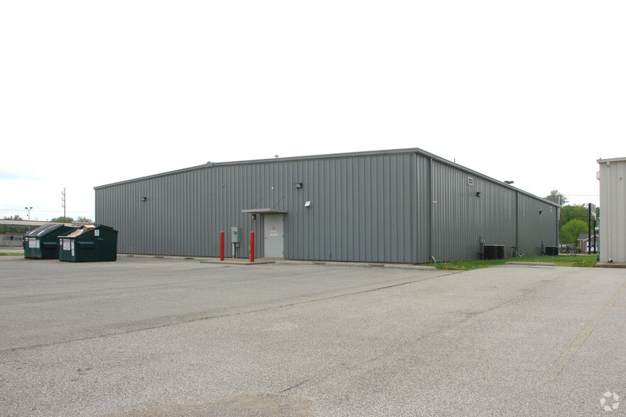 1320 Vann Ave, Evansville, IN for sale - Building Photo - Image 2 of 4
