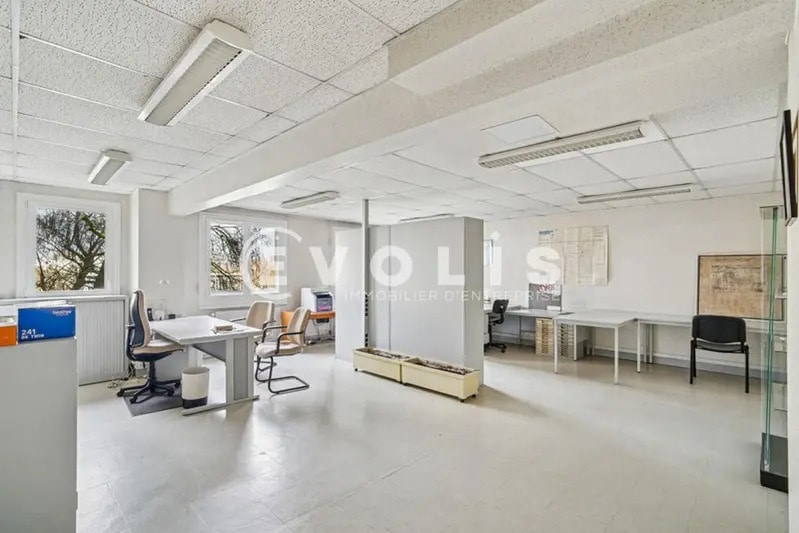 Office in Noisy-le-Grand for sale Interior Photo- Image 1 of 11