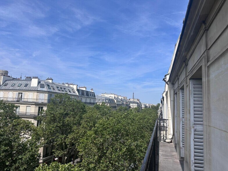 136 Boulevard Saint-Germain, Paris for lease - Building Photo - Image 2 of 10