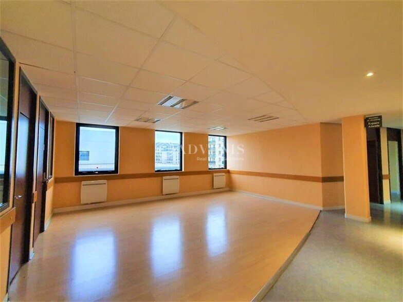 Bureau dans Issy-les-Moulineaux à vendre - Photo intérieure - Image 3 de 11