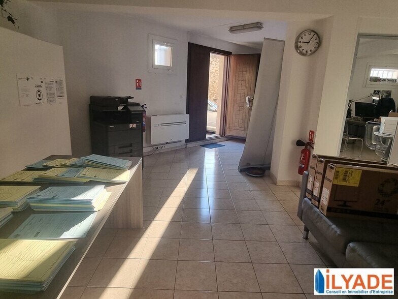 Office in Marseille for sale - Interior Photo - Image 3 of 10