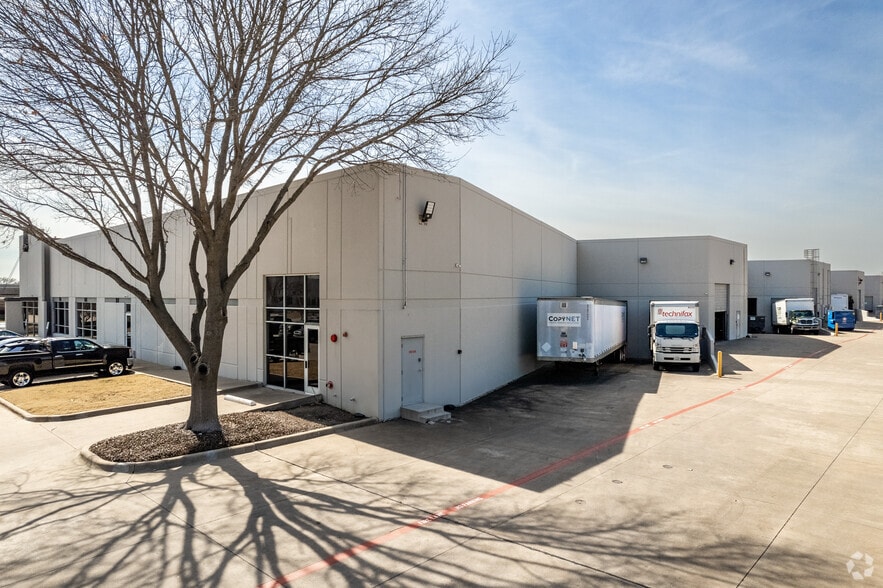 2805 E Plano Pky, Plano, TX for lease - Building Photo - Image 3 of 8
