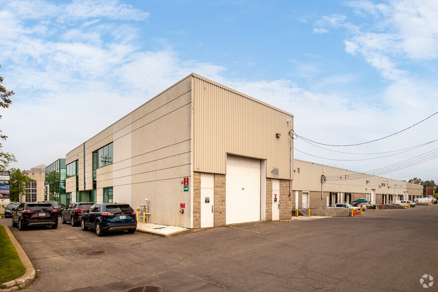 9063-9125 Rue Pascal-Gagnon, Montréal, QC for lease - Building Photo - Image 3 of 5