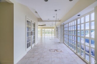 6909 SW 18th St, Boca Raton, FL à louer Photo intérieure- Image 1 de 2