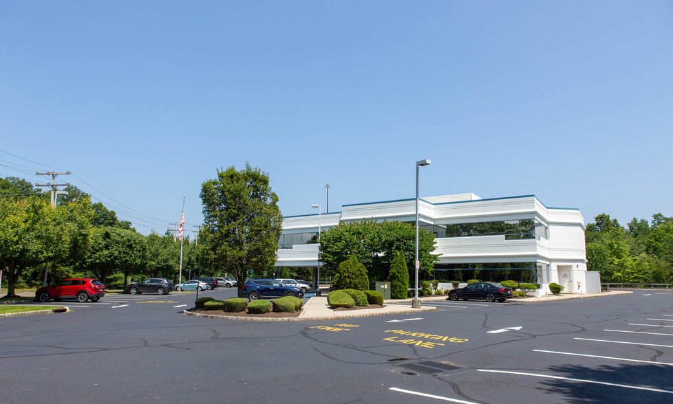 745 Hope Rd, Eatontown, NJ for lease - Building Photo - Image 3 of 14