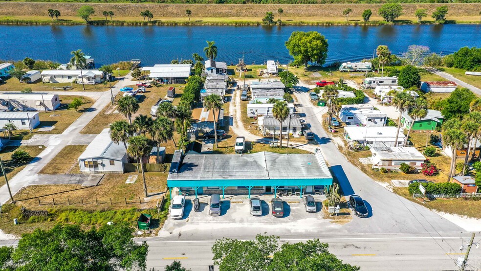 11530 US-441, Okeechobee, FL à vendre - Photo principale - Image 1 de 1