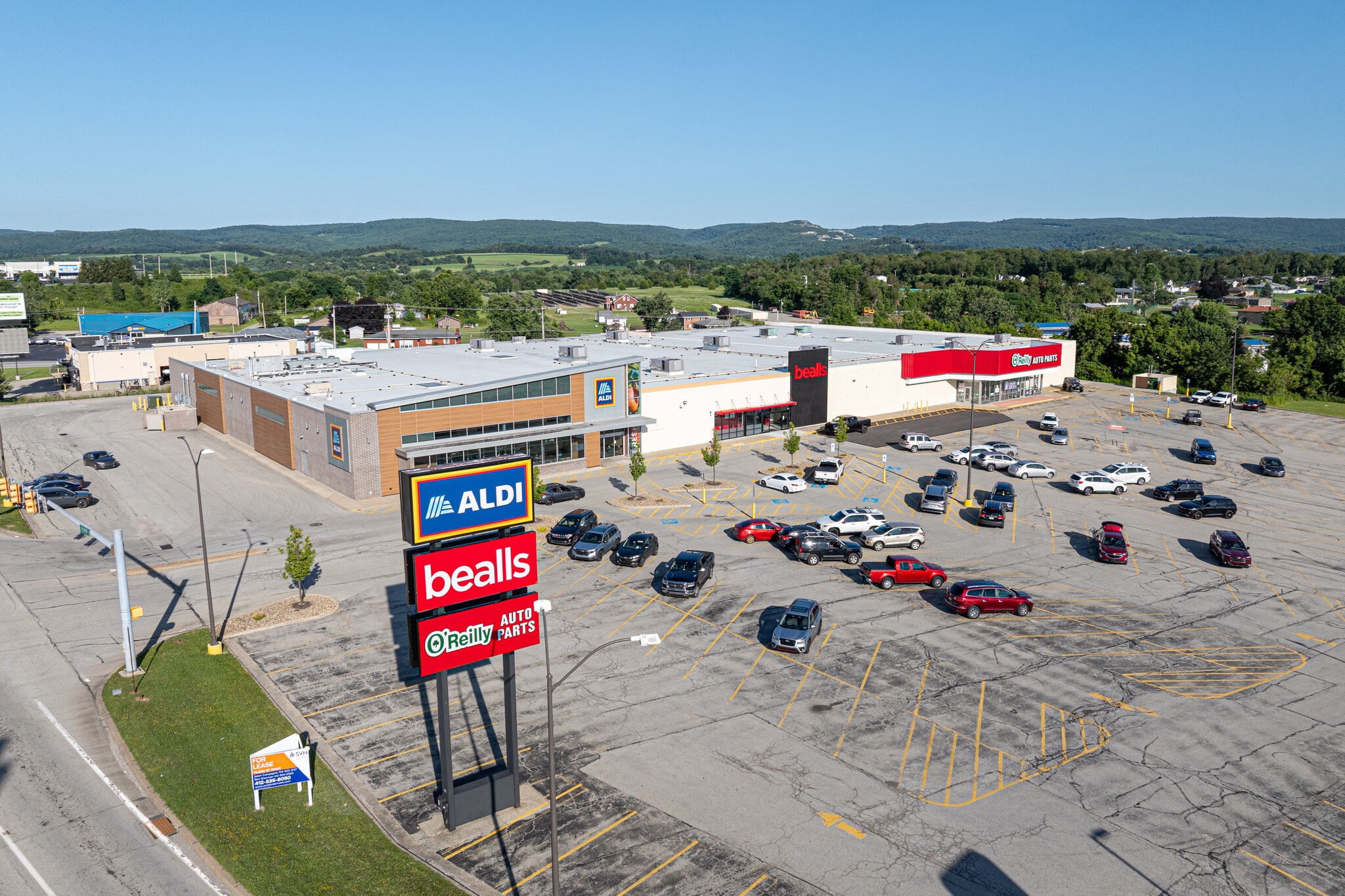 100 Cross Roads Plz, Mount Pleasant, PA for lease Building Photo- Image 1 of 30