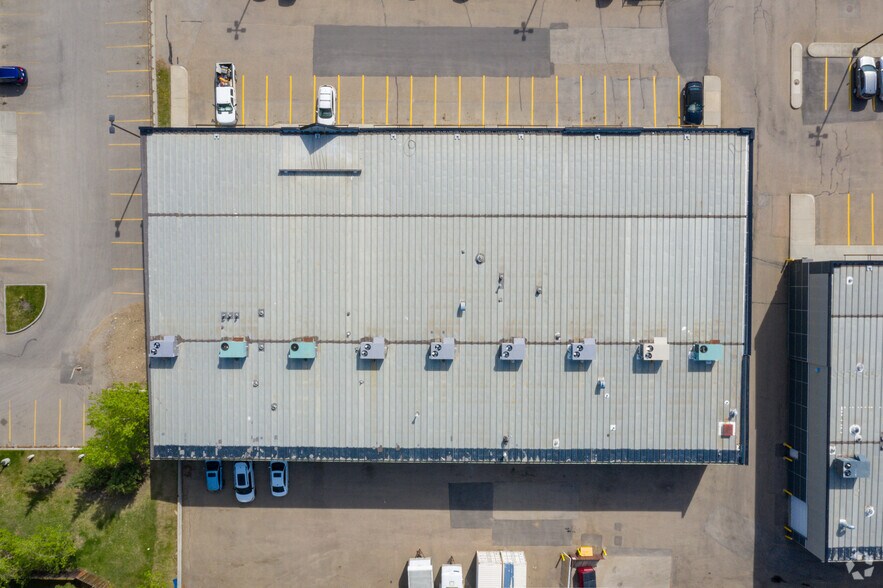 2840-2878 Calgary Trl NW, Edmonton, AB à vendre - Aérien - Image 3 de 5