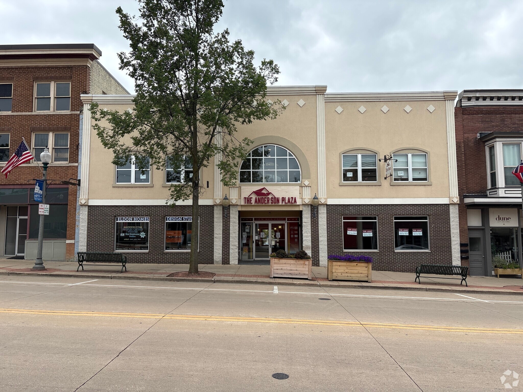 135 W Main St, Stoughton, WI for lease Primary Photo- Image 1 of 8