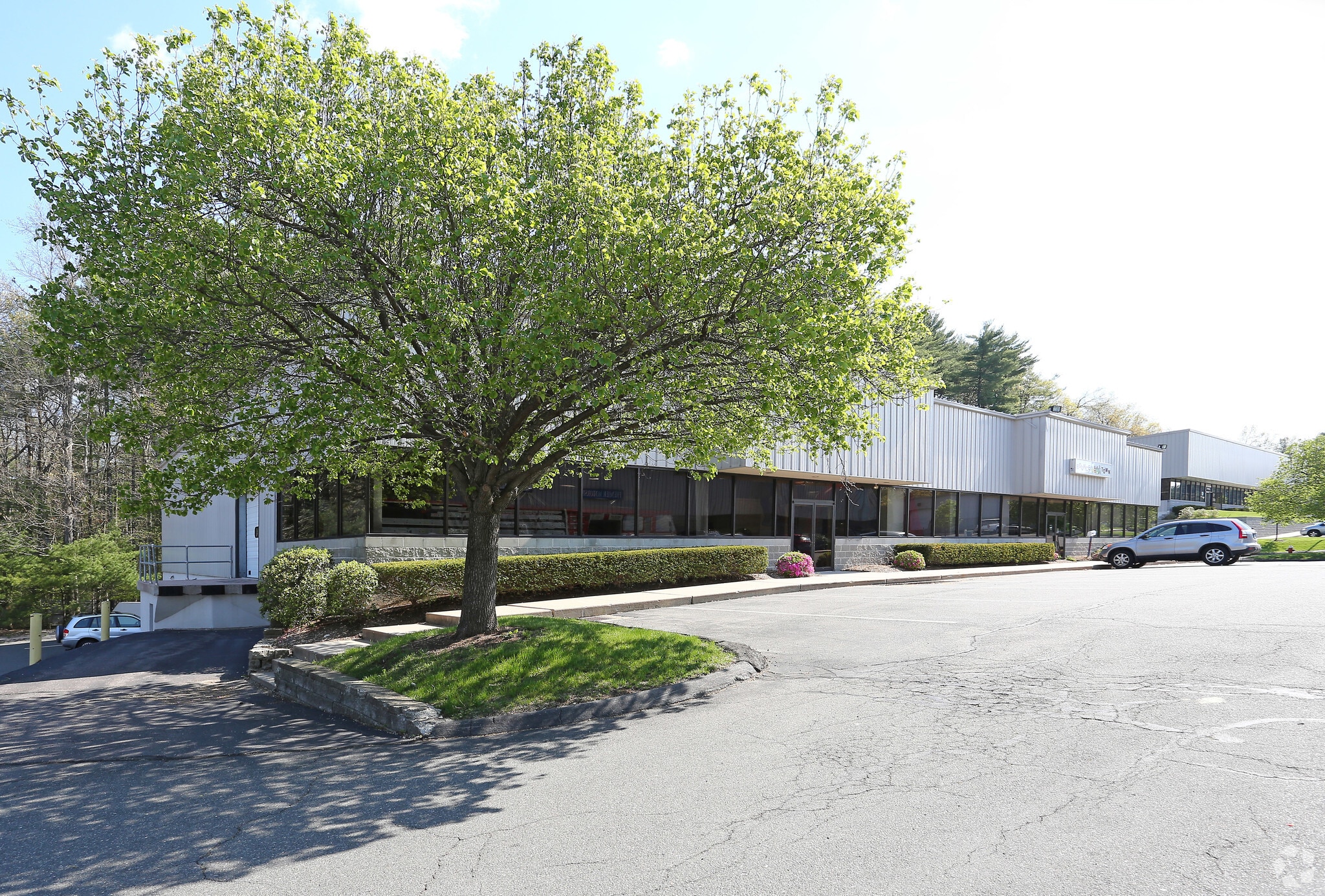 5 Cheryl Dr, Canton, CT for lease Primary Photo- Image 1 of 3