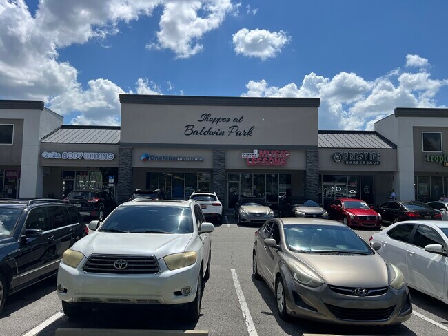 Plus de détails pour 4900-5032 E Colonial Dr, Orlando, FL - Commerce de détail à louer