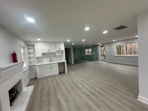 679 Oakridge Farm Hwy, Mooresville, NC for lease Interior Photo- Image 1 of 7