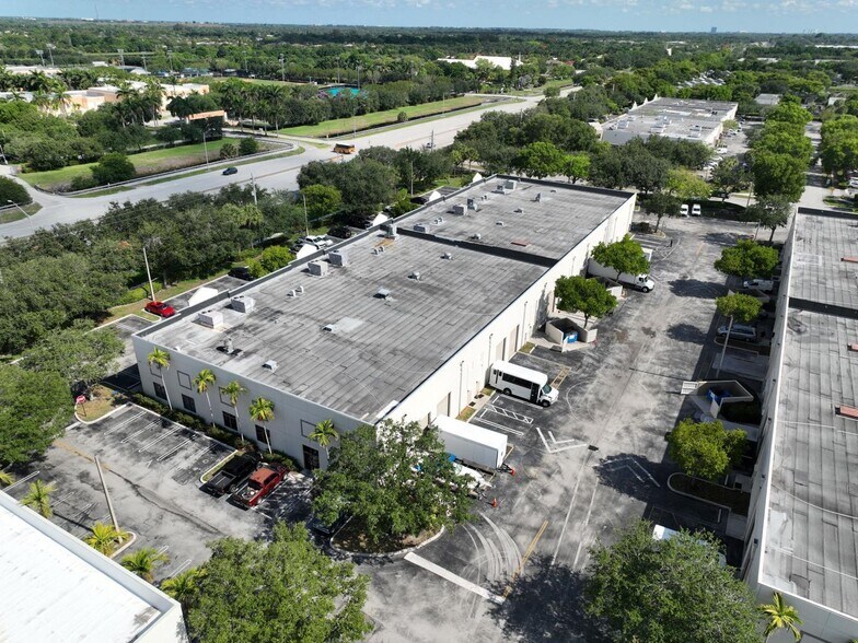 12239-12399 SW 53rd St, Cooper City, FL à louer - Photo du bâtiment - Image 3 de 43