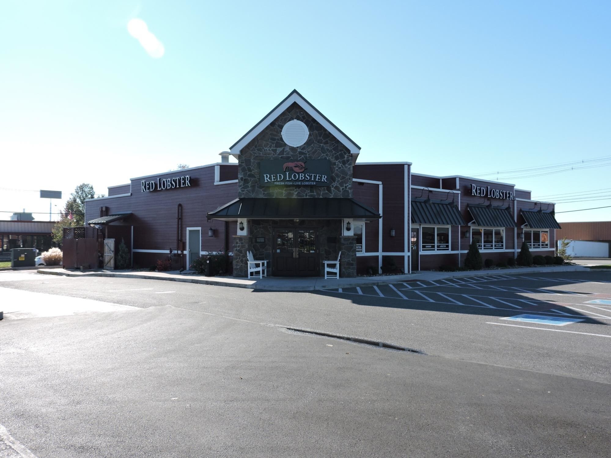 935 Wayne Ave, Chambersburg, PA for lease Primary Photo- Image 1 of 18