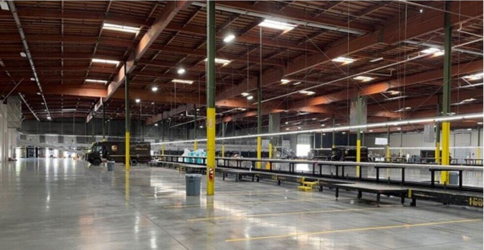 22290 Hathaway Ave, Hayward, CA à louer - Photo du bâtiment - Image 3 de 3