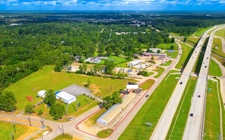 34519 State Highway 249, Pinehurst, TX à vendre - Photo du bâtiment - Image 2 de 12