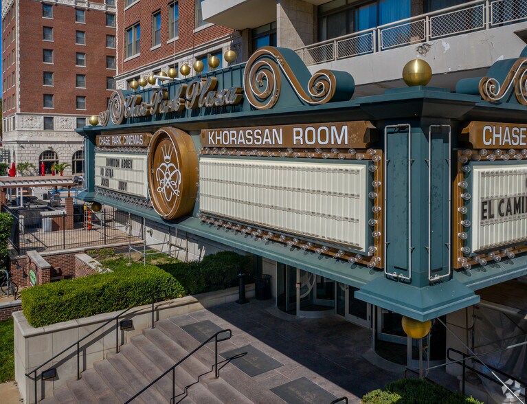 212-232 N Kingshighway Blvd, Saint Louis, MO à louer - Photo du bâtiment - Image 3 de 6