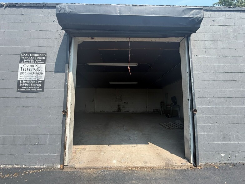 1715-1725 Mount Ephraim Ave, Camden, NJ for lease - Building Photo - Image 3 of 6