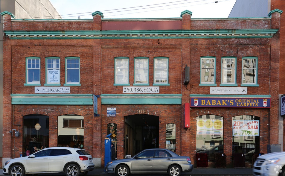 919 Fort St, Victoria, BC à louer - Photo du bâtiment - Image 1 de 2