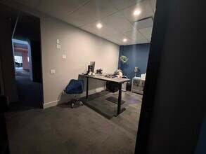 1455 Ellis St, Kelowna, BC à louer Photo intérieure- Image 1 de 1