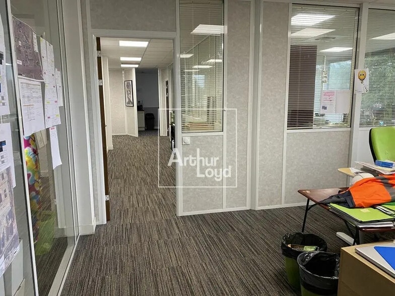 Bureau dans Grigny à louer - Photo intérieure - Image 1 de 5