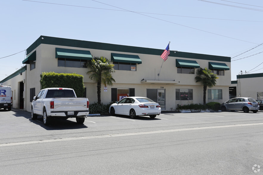 718 E Edna Pl, Covina, CA for lease - Primary Photo - Image 1 of 4