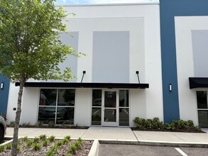 7906 Kingspointe Pky, Orlando, FL for lease Interior Photo- Image 1 of 4