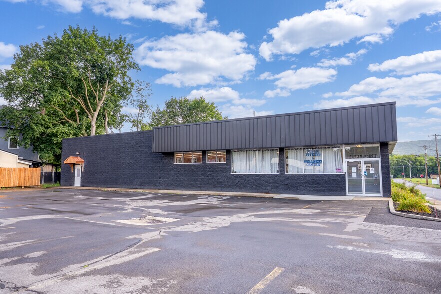 133 E Main St, Frankfort, NY à vendre - Photo du bâtiment - Image 2 de 19