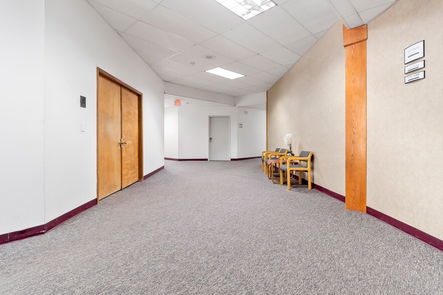 313 Ushers Rd, Ballston Lake, NY for lease - Lobby - Image 3 of 4