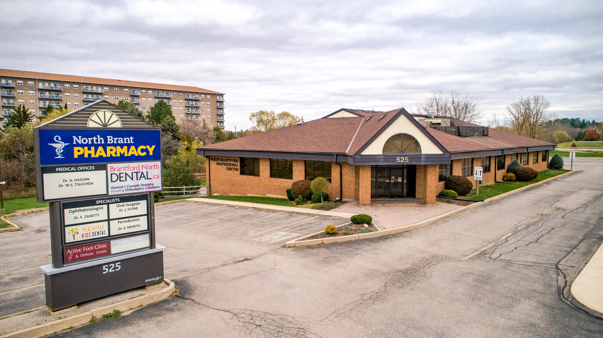 525 N Park Rd, Brantford, ON à louer Photo du bâtiment- Image 1 de 7