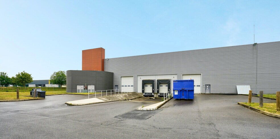 Flex dans Lieusaint à louer - Photo du bâtiment - Image 3 de 7