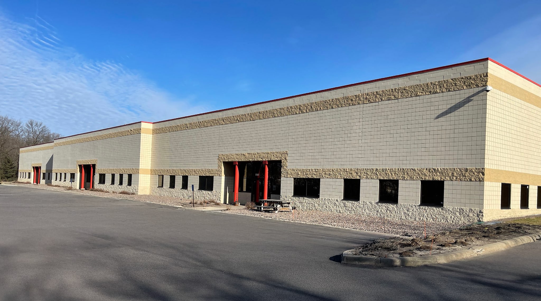 1755 Halgren Rd, Maple Plain, MN for sale Primary Photo- Image 1 of 2