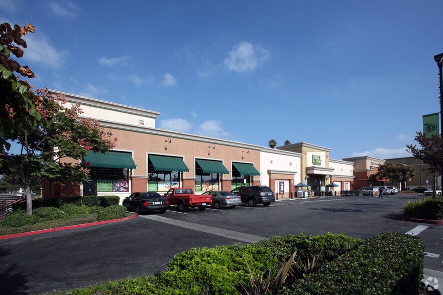 2121 W Main St, Alhambra, CA à louer - Photo du bâtiment - Image 3 de 4