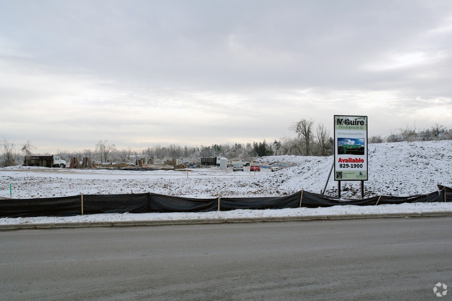 400 International Dr, Williamsville, NY for lease - Building Photo - Image 3 of 11