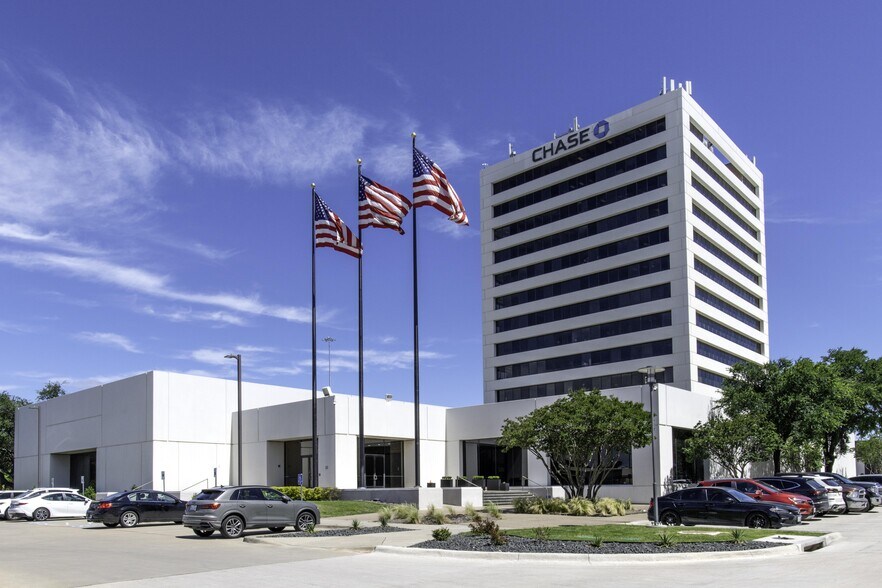 100 N Central Expy, Richardson, TX à louer - Photo du bâtiment - Image 1 de 20
