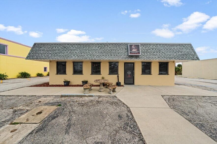 2006 S Atlantic Ave, Daytona Beach Shores, FL for sale - Primary Photo - Image 1 of 18