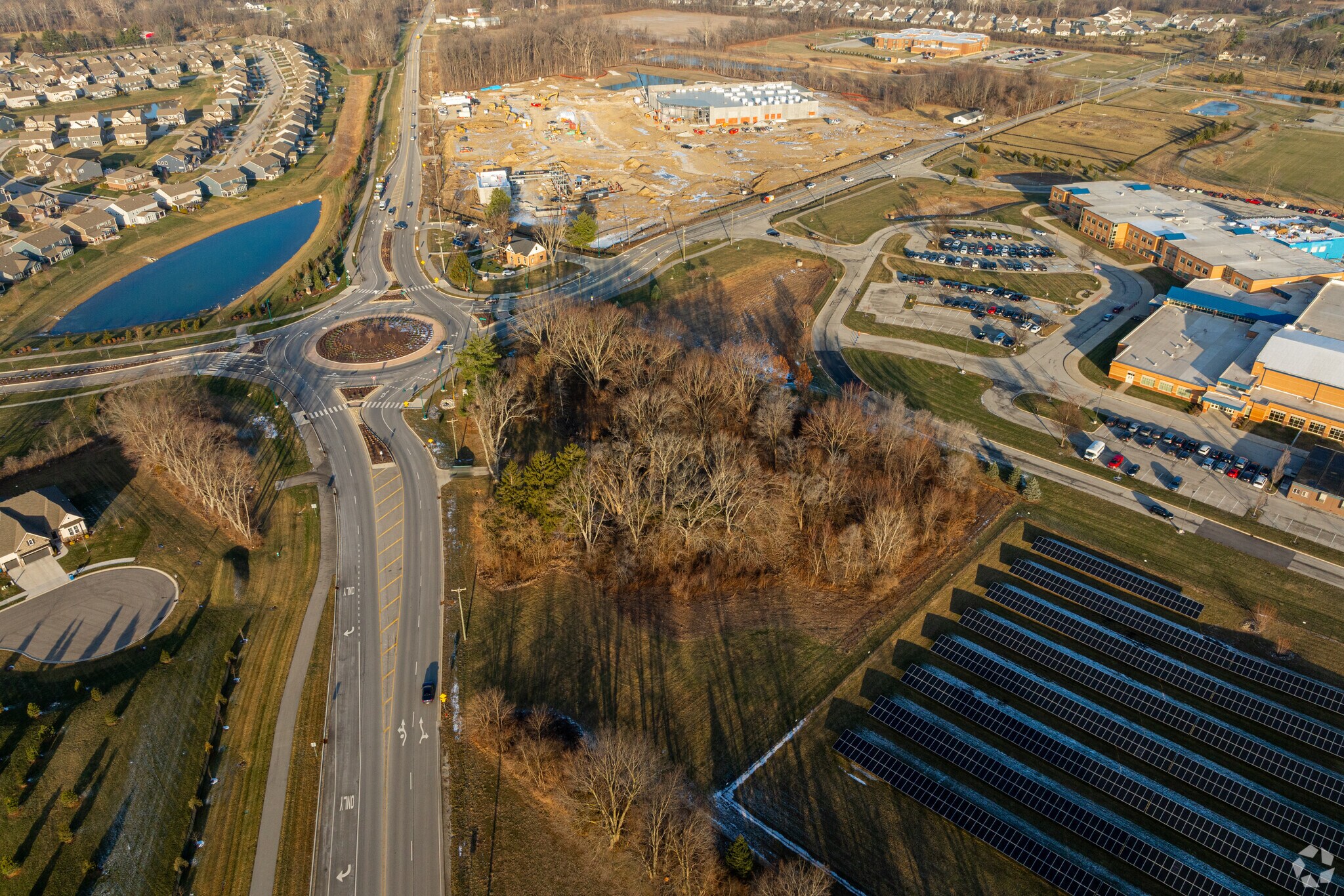 15836 Southeastern Pky, Fishers, IN à louer Photo principale- Image 1 de 21
