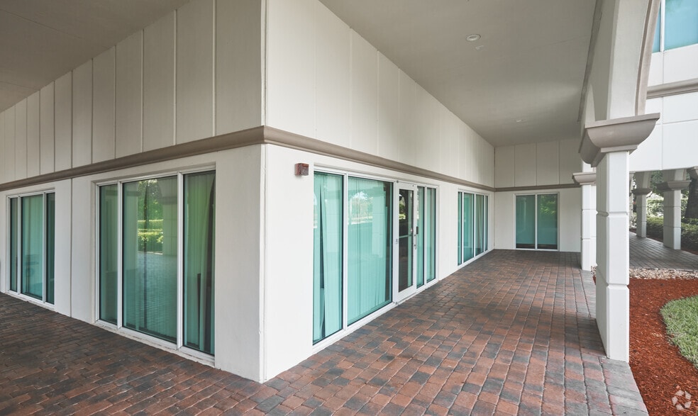 11641 Kew Gardens Ave, Palm Beach Gardens, FL à louer - Photo du bâtiment - Image 2 de 7