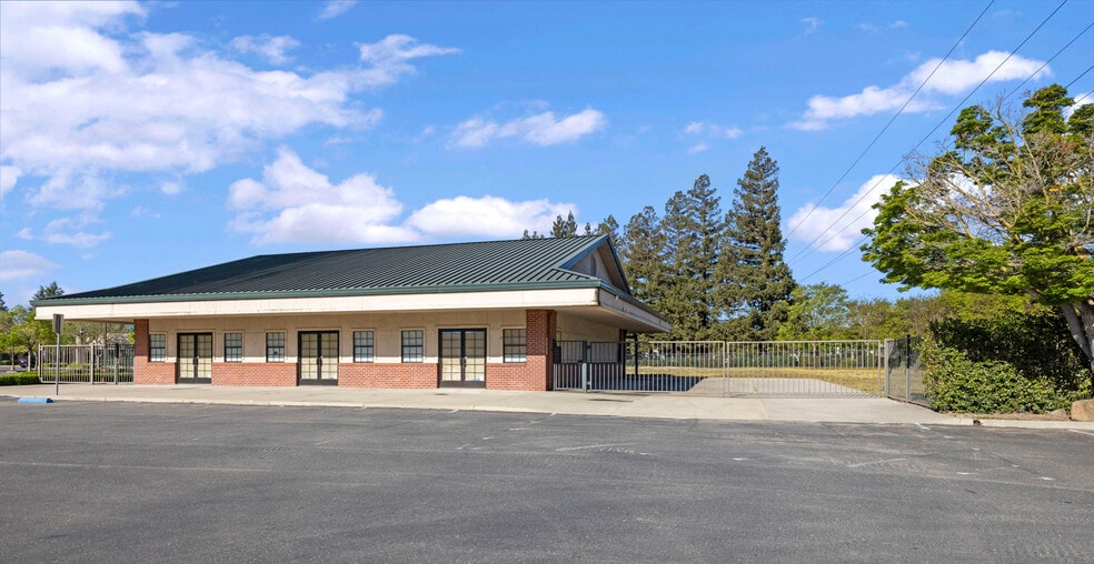 3404 Shadowbrook Dr, Stockton, CA for lease - Building Photo - Image 3 of 24