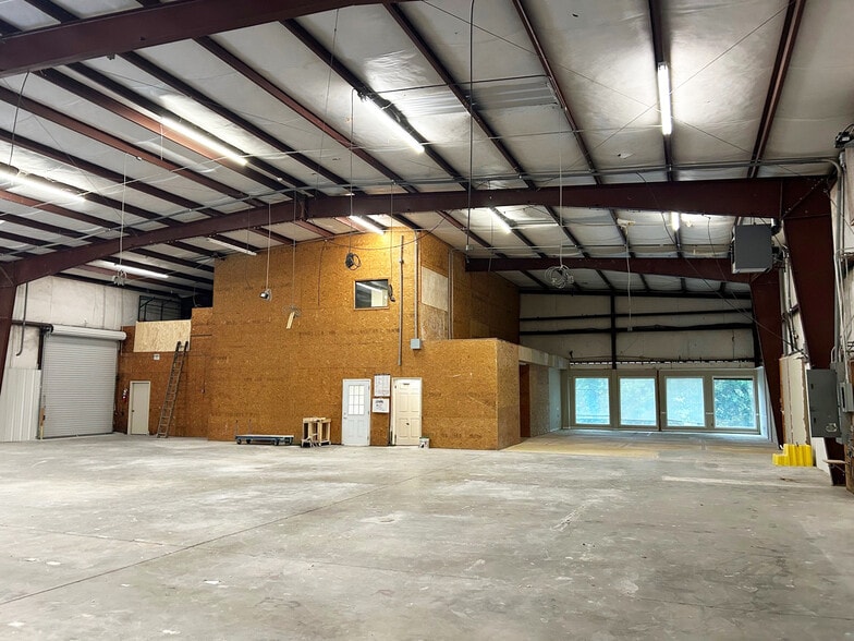 3625 Kennesaw N Ind Pky, Kennesaw, GA for lease - Building Photo - Image 2 of 6