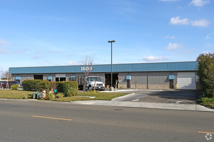 1900 Rockefeller Dr, Ceres, CA for lease - Primary Photo - Image 1 of 3