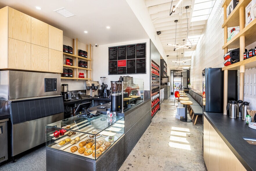 452-456 N Fairfax Ave, Los Angeles, CA à louer - Photo du bâtiment - Image 2 de 11
