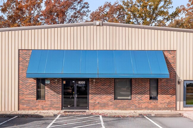 Plus de détails pour 8205 B and G Ct, Stokesdale, NC - Industriel à louer