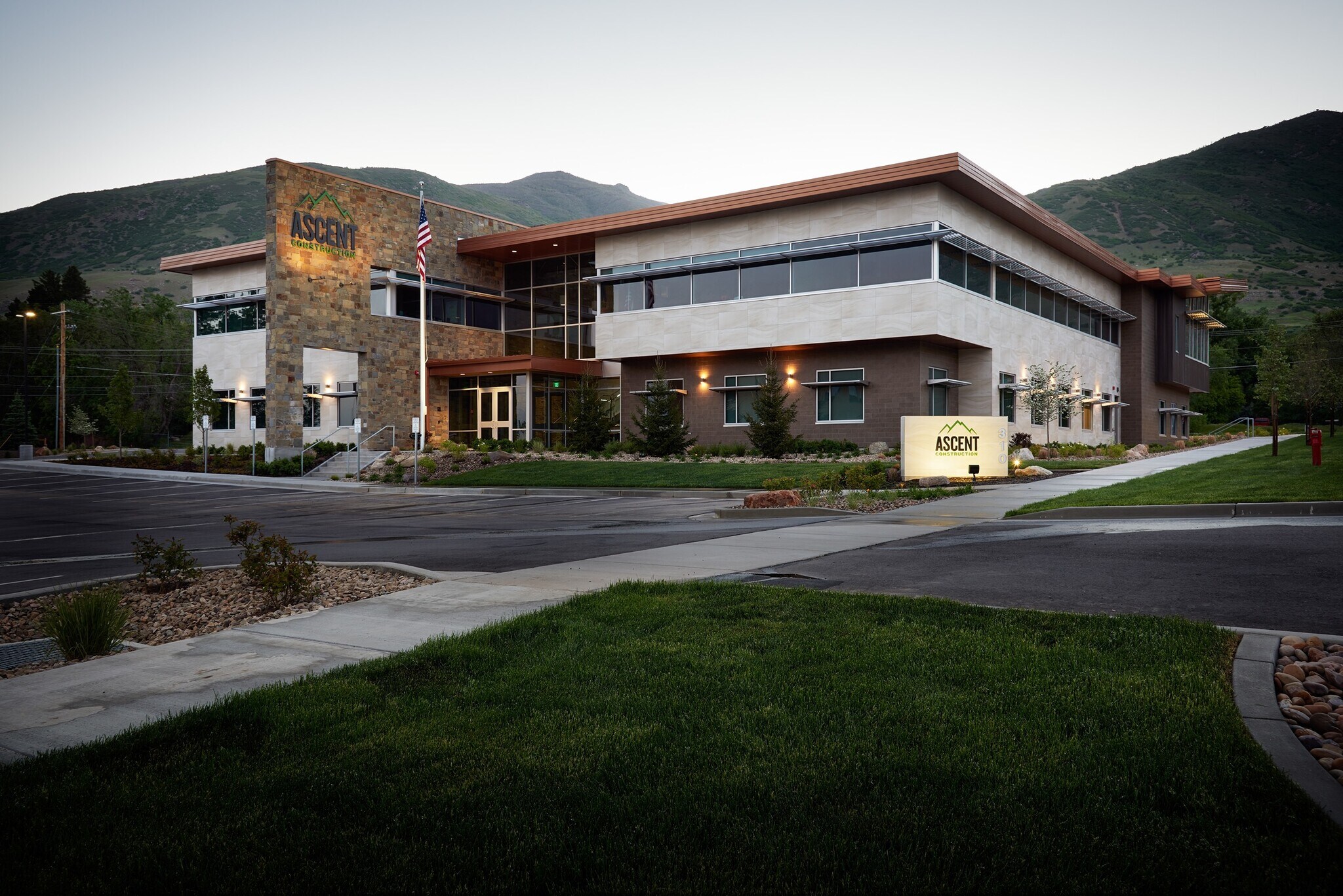 310 Park Ln, Farmington, UT à vendre Photo du bâtiment- Image 1 de 1