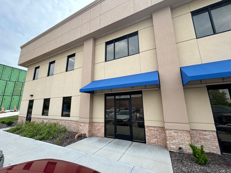 860 Haines Dr, Liberty, MO for lease - Building Photo - Image 3 of 7