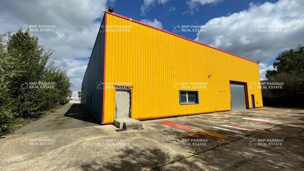 Flex in Coignières for lease - Building Photo - Image 3 of 21