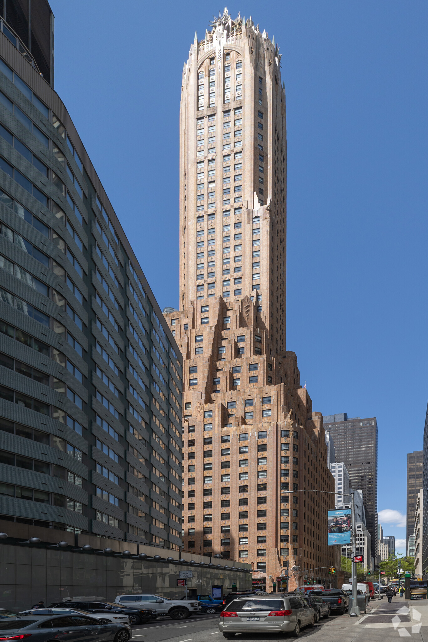 570 Lexington Ave, New York, NY à louer Photo du bâtiment- Image 1 de 2