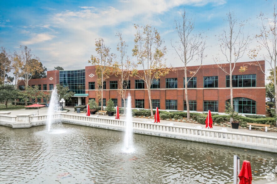 1101 Marina Village Pky, Alameda, CA à louer - Photo du bâtiment - Image 2 de 13