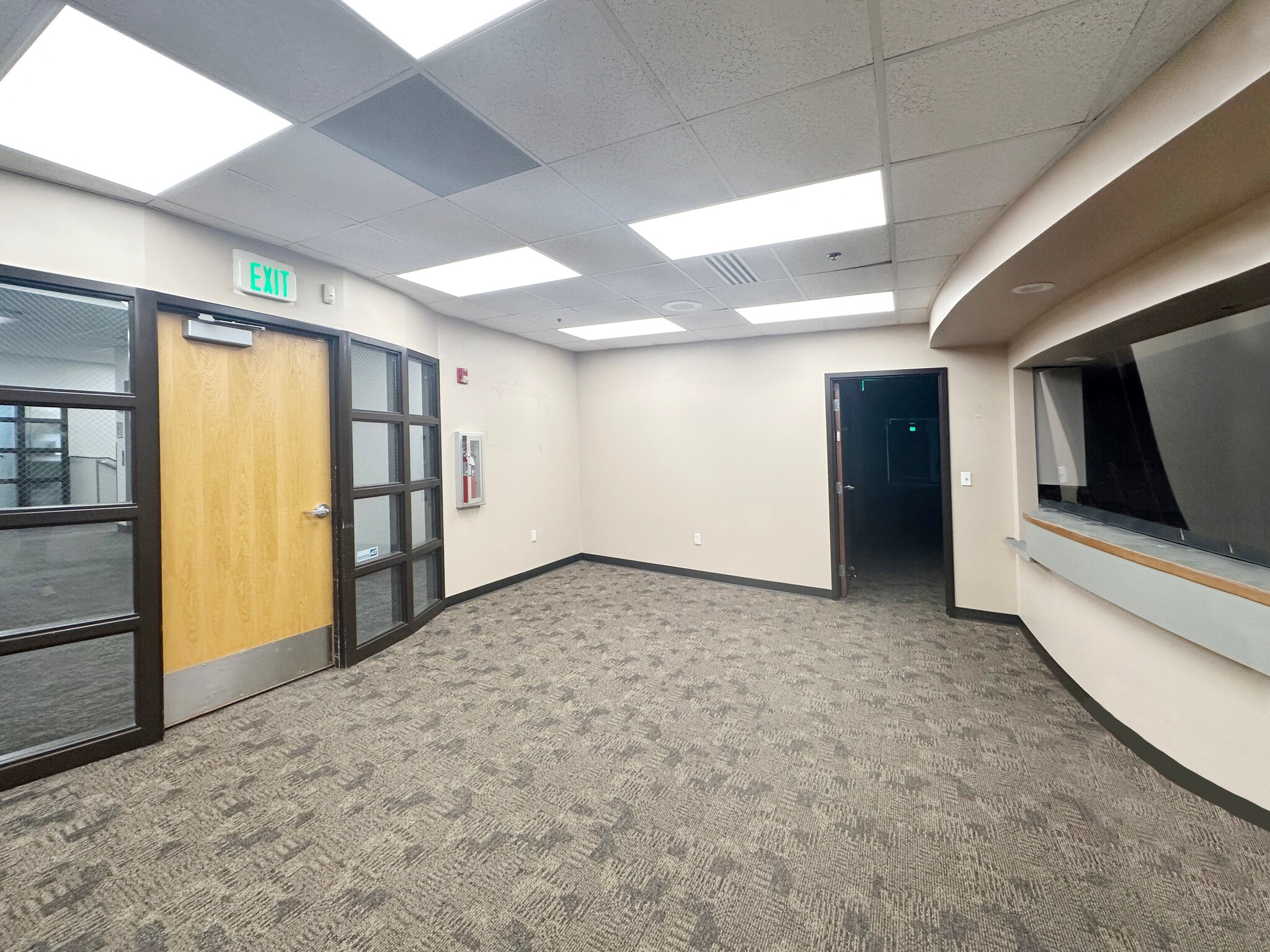 1492 W Antelope Dr, Layton, UT à louer Photo intérieure- Image 1 de 4